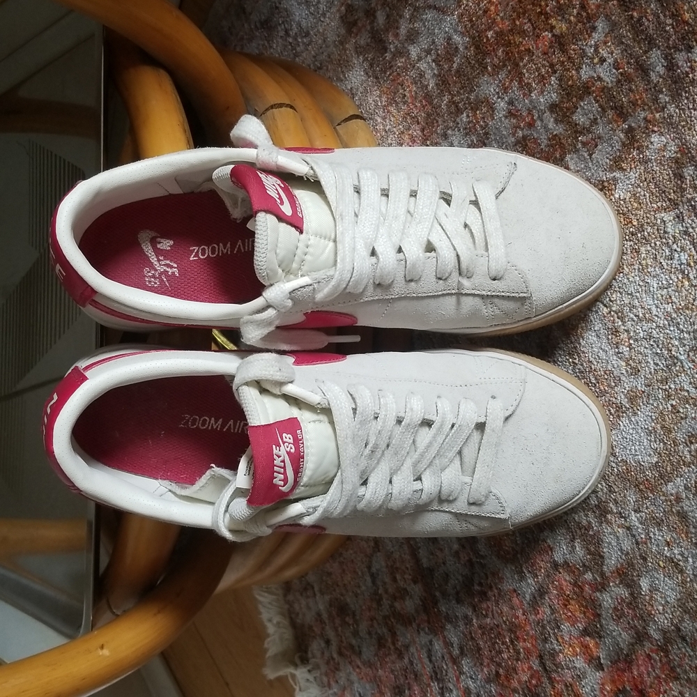 Shoes - Picture 4 of 8